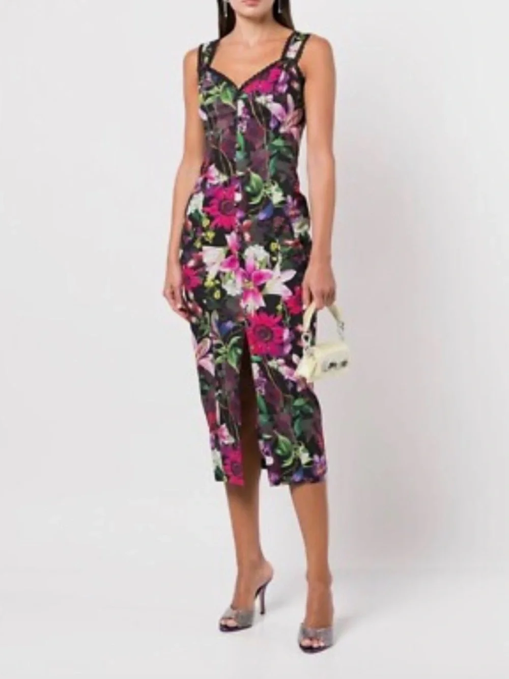 Marchesa Notte figure defining